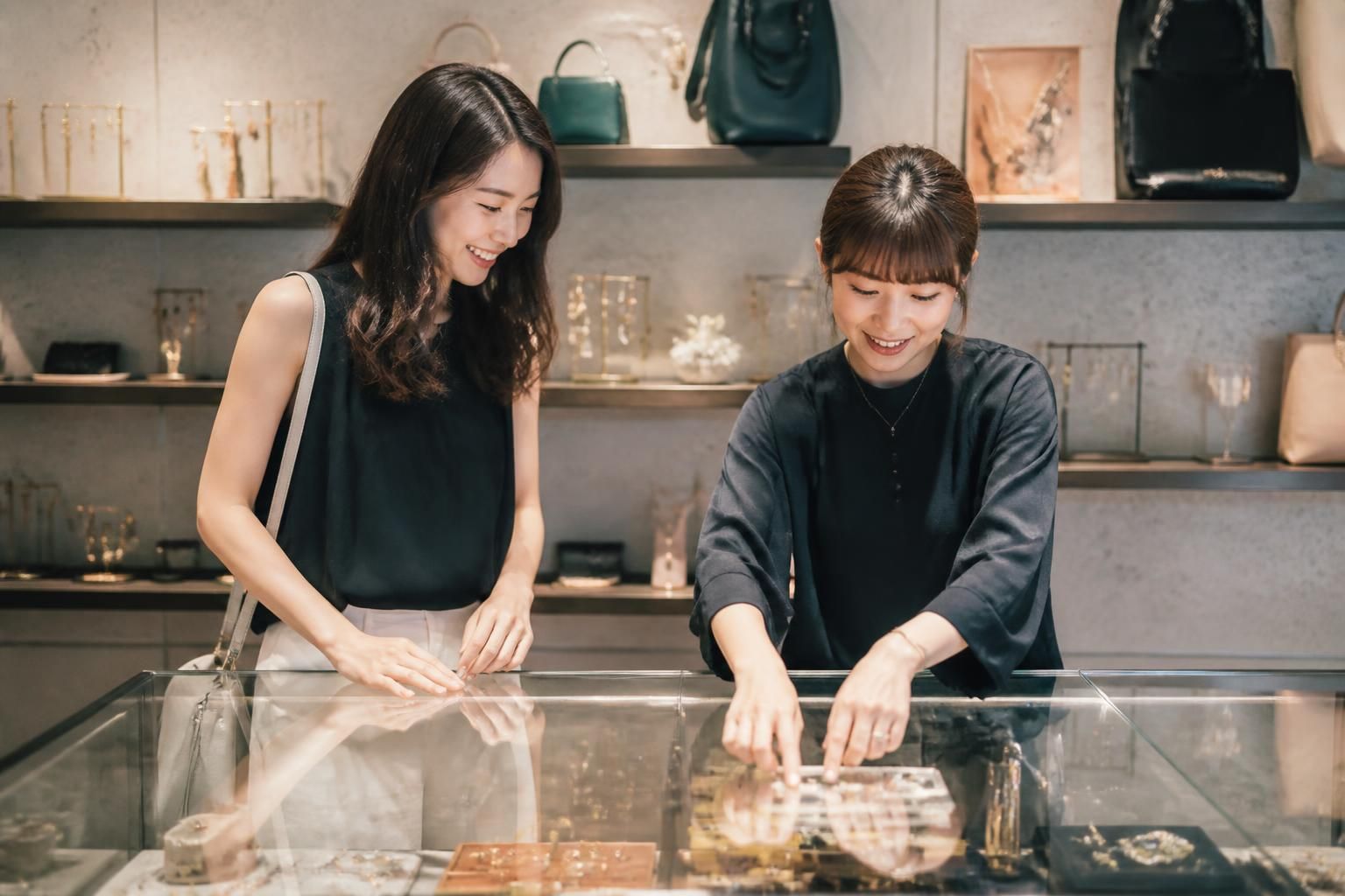実店舗と通販の使い分け